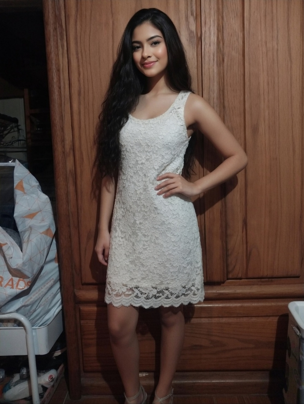 Women's White Lace Sleeveless Shift Dress